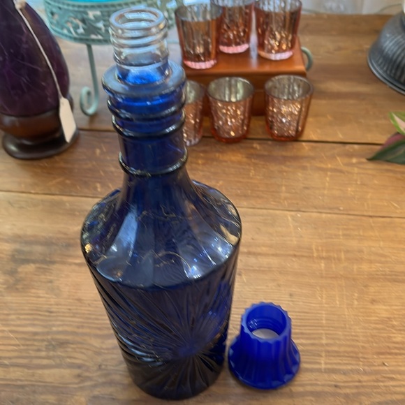 Vintage 1974 McGill Canadian Whiskey Bottles - Picture 9 of 13